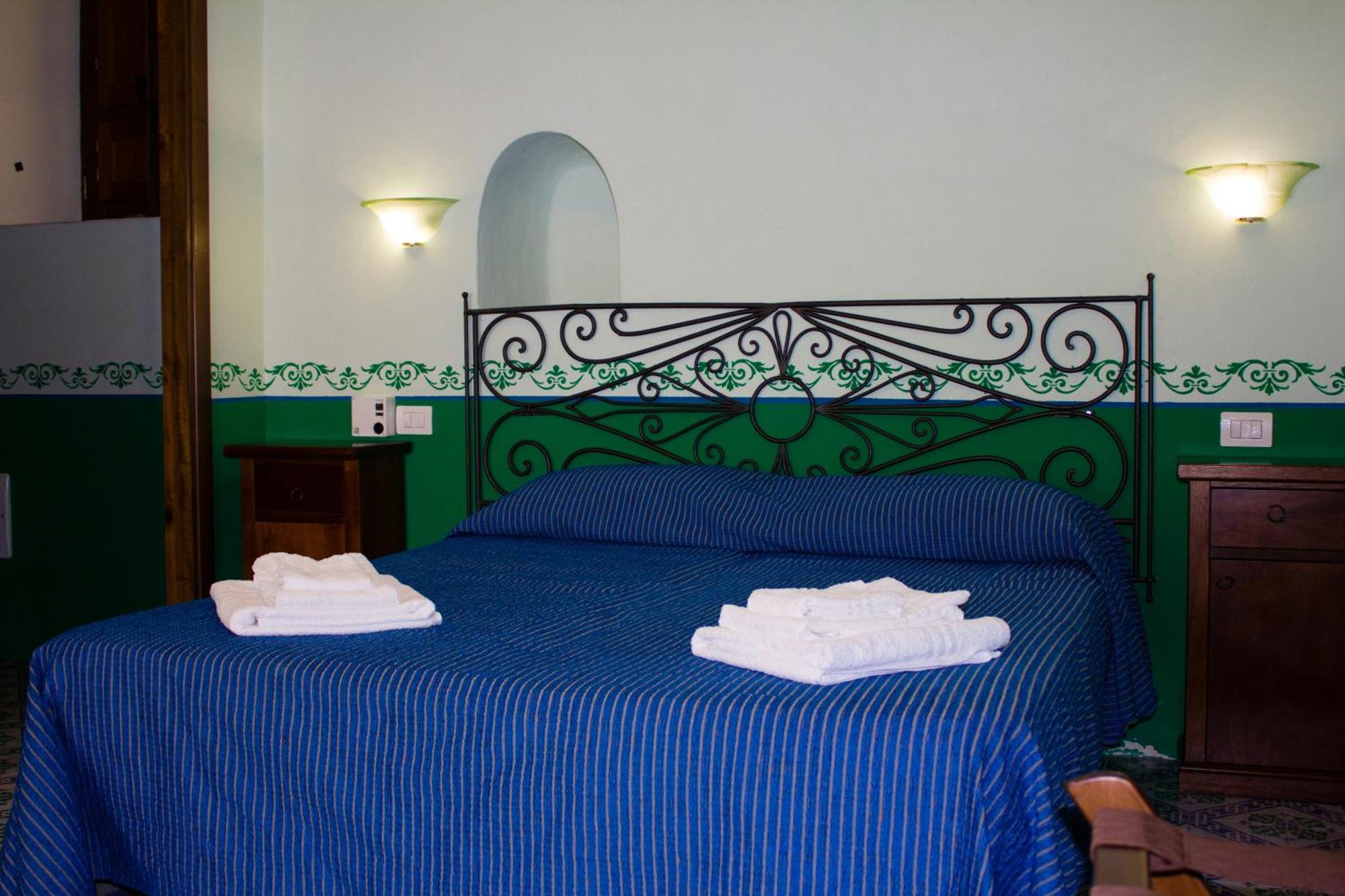 Hotel Arcangelo - Salina 산타마리나살리나 외부 사진